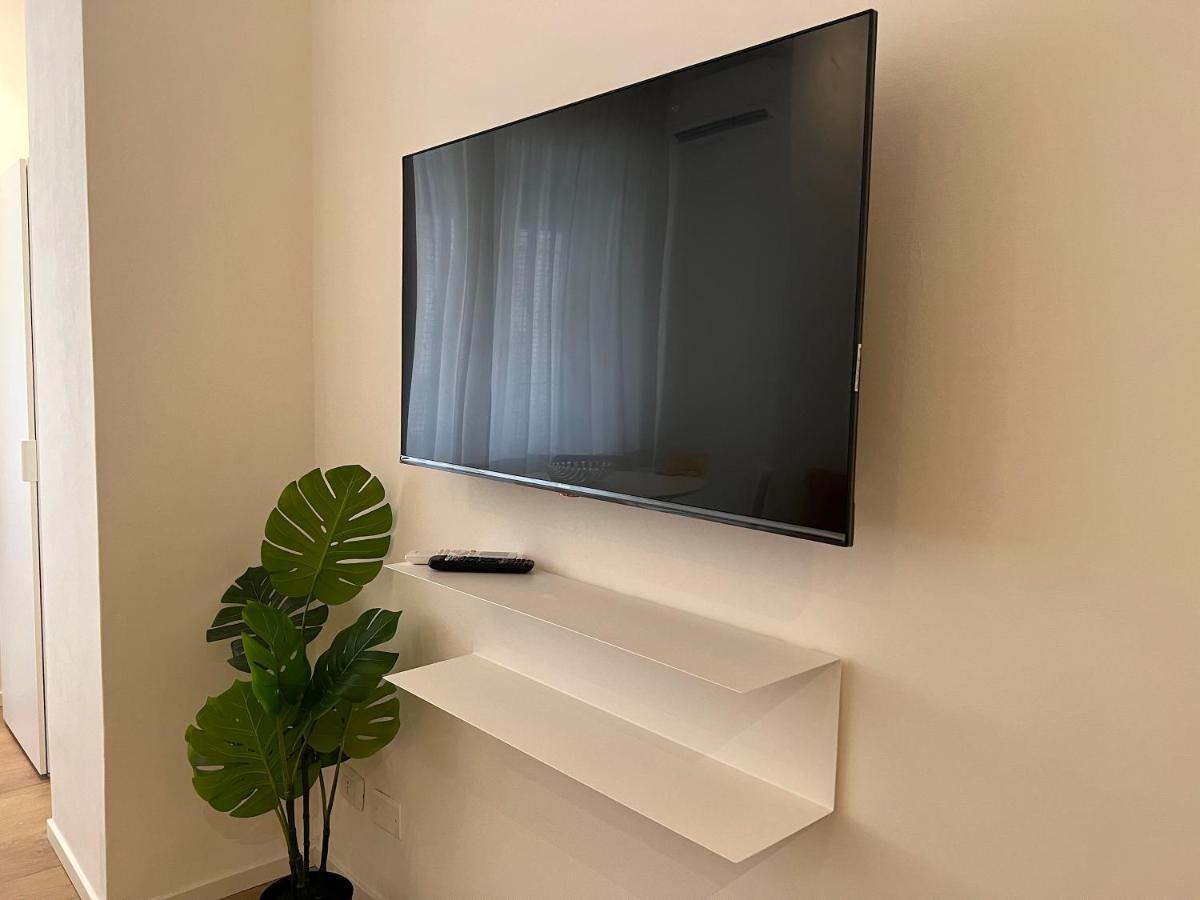 Iv House *